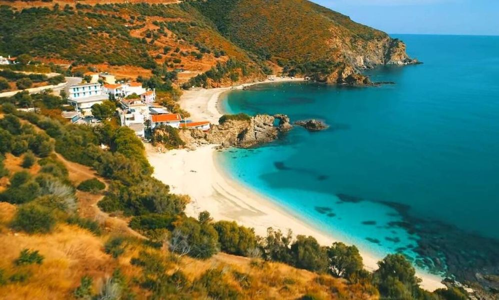 Παραλία Κάλαμος 20 km